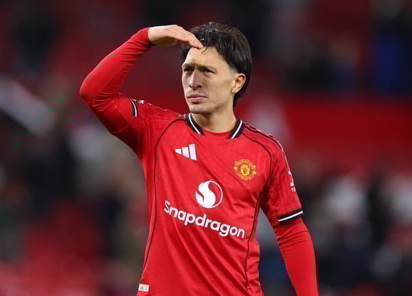 世界杯FIFA体育新闻：利桑德罗·马丁内斯与巴塞罗那传出绯闻。/ Molly Darlington/Copa/Getty Images