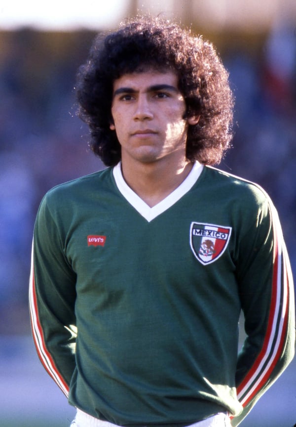 世界杯FIFA体育新闻：1978年阿根廷世界杯，乌戈·桑切斯在墨西哥队比赛前列队