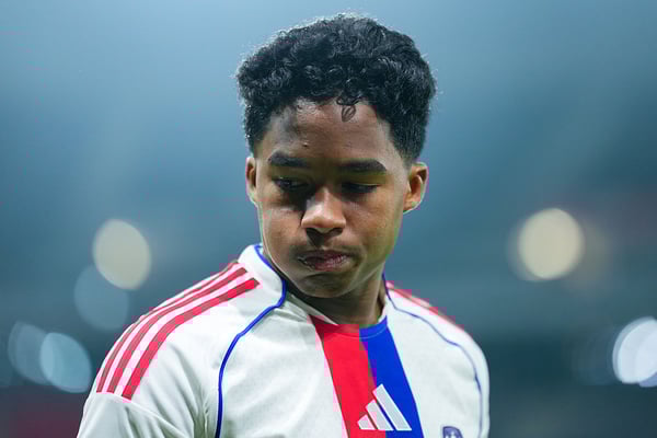 世界杯FIFA体育新闻:恩德里克自加盟里昂以来首次犯下重大失误。/ Franco Arland/Getty Images