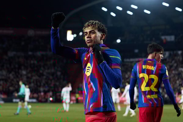 世界杯FIFA体育新闻:拉明·亚马尔希望带领巴塞罗那卫冕西甲冠军。/ Angel Martinez/Getty Images