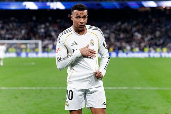 世界杯FIFA体育新闻：基利安·姆巴佩希望本赛季能带领皇家马德里赢得奖杯。/ Guillermo Martinez/NurPhoto/Getty Images