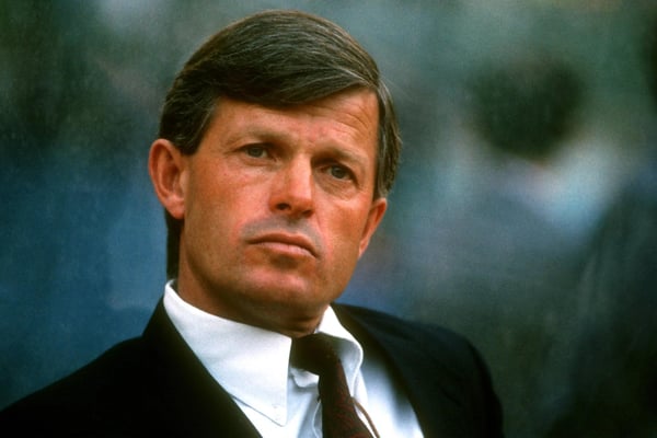 世界杯FIFA体育新闻：鲍勃·甘斯勒 美国队教练 意大利90