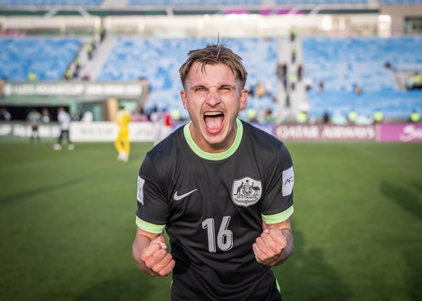 世界杯FIFA体育新闻：澳大利亚U23球员卢卡·约万诺维奇