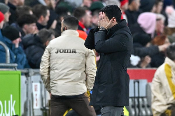 世界杯FIFA体育新闻：阿森纳在积分榜上的领先优势目前仅剩4分。/ Vince Mignott/MB Media/Getty Images