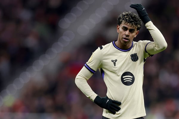 世界杯FIFA体育新闻：今晚并非拉明·亚马尔的幸运之夜。/ Maria Gracia Jimenez/Soccrates/Getty Images