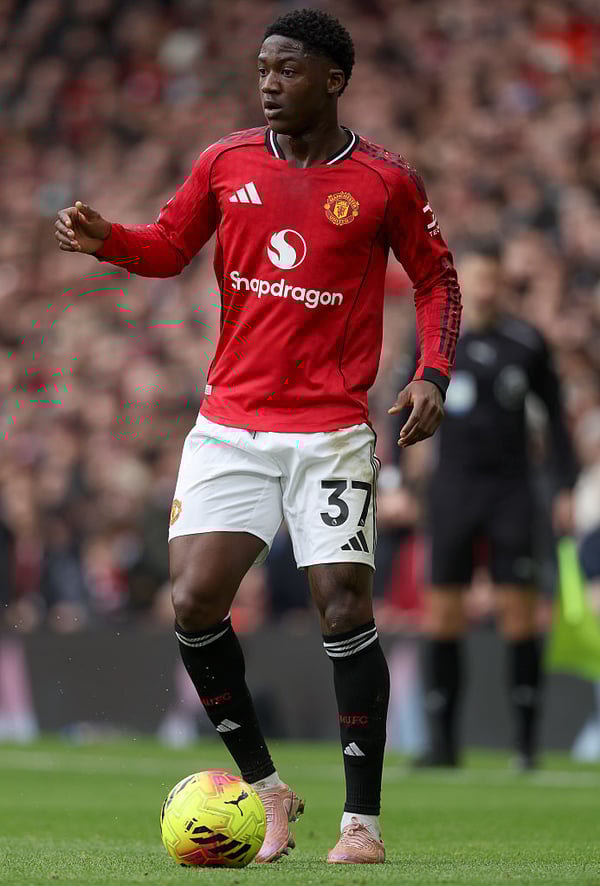 世界杯FIFA体育新闻：科比·梅努已恢复正常比赛。/ Neal Simpson/Sportsphoto/Allstar/Getty Images