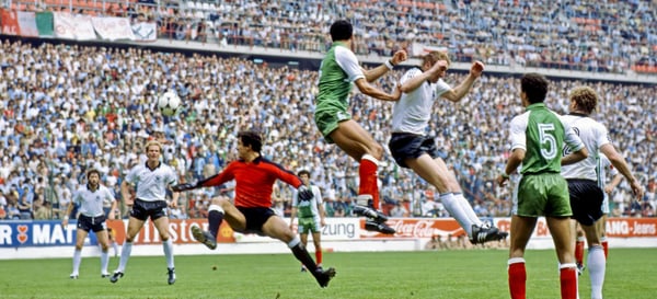 世界杯FIFA体育新闻：西德诉阿尔及利亚 1982 年足球世界杯 (2)