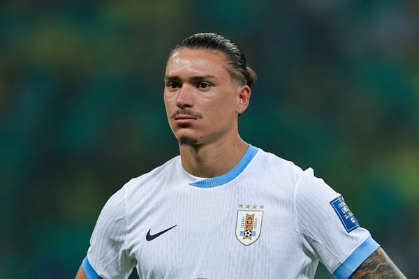 世界杯FIFA体育新闻：在2026年世界杯之前，努涅斯的出场时间将会受到限制。/ Heuler Andrey/Eurasia Sport Images/Getty Images