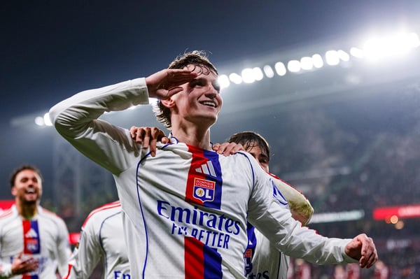 世界杯FIFA体育新闻：泰勒·莫顿