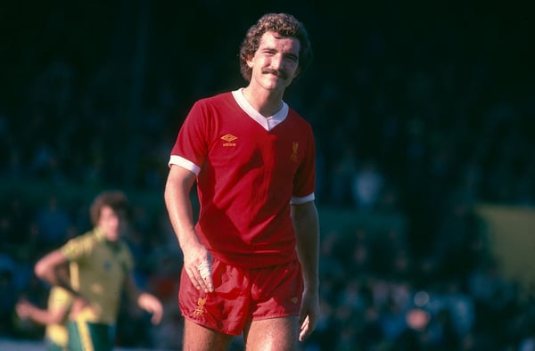 世界杯FIFA体育新闻：中场悍将。/ Mark Leech/Getty Images