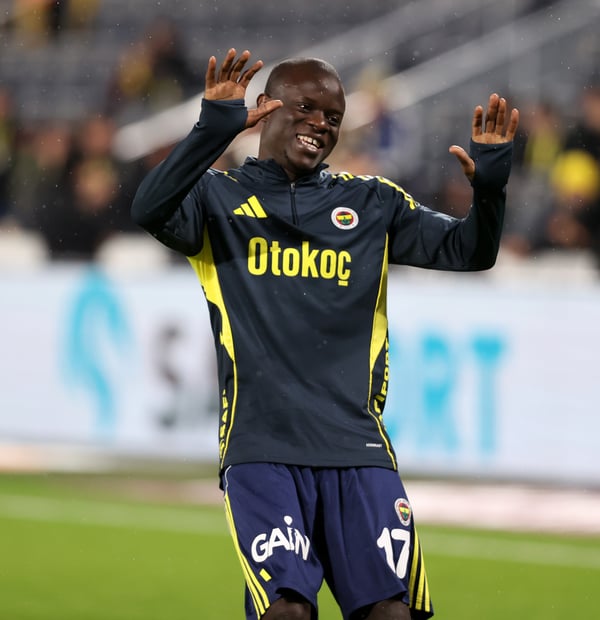 世界杯FIFA体育新闻:恩戈洛·坎特是费内巴切冬季的招牌球员。 /阿里·阿特马卡/阿纳多卢/盖蒂图片社