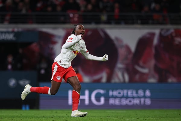 世界杯FIFA体育新闻：迪奥曼德可能成为今夏最昂贵的转会之一。/ Ronny HARTMANN/AFP/Getty Images