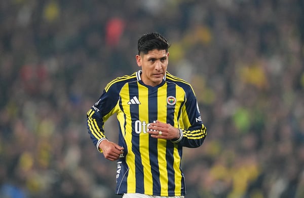 世界杯FIFA体育新闻:埃德森·阿尔瓦雷斯经历了今年的艰难开局。 / Ulrik Pedersen/NurPhoto/Getty Images