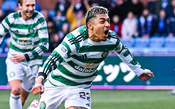 世界杯FIFA体育新闻:自从加盟凯尔特人以来,朱利安·阿劳霍表现出色。/ Rob Casey/SNS Group/Getty Images