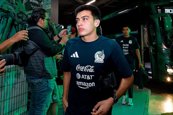 世界杯FIFA体育新闻:吉尔伯托·莫拉在2025年金杯赛上完成了他的成年组国际赛首秀。/ Yair Gonzalez/Jam Media/Getty Images