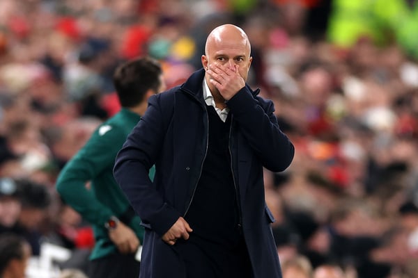 世界杯FIFA体育新闻：阿恩·斯洛特还需要好好思考一下他手头的一个棘手局面。/ Carl Recine/Getty Images