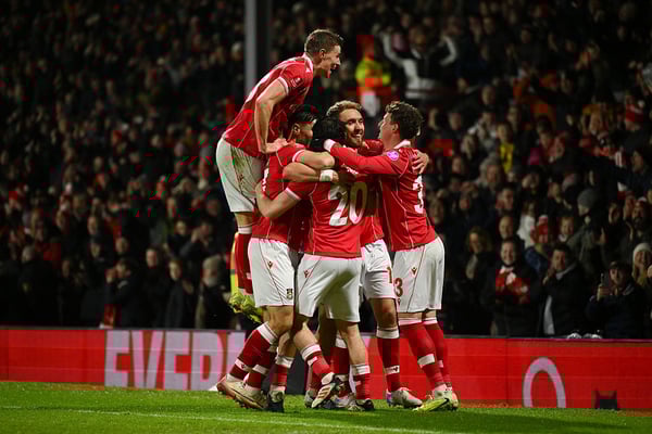 世界杯FIFA体育新闻：雷克瑟姆梦想着实现史无前例的四连升。/ Jon Hobley/MI News/NurPhoto/Getty Images