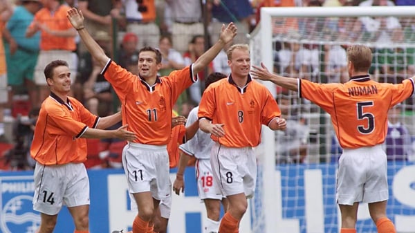 世界杯FIFA体育新闻：1998_E_Cocu_1-0_NED_MEX