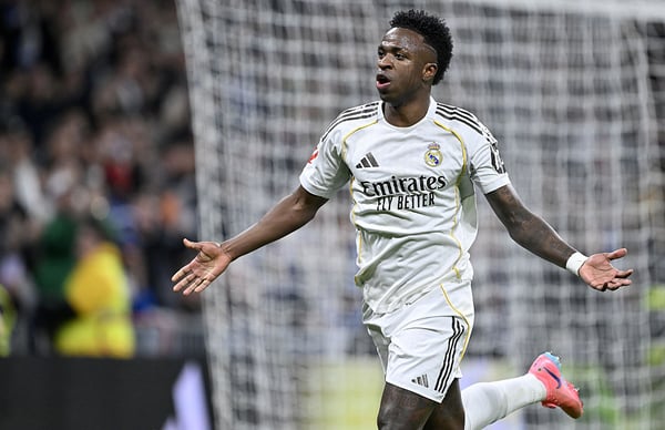 世界杯FIFA体育新闻:维尼修斯·儒尼奥尔在阿尔韦罗亚麾下出场8次,攻入5球。/ Burak Akbulut/Anadolu/Getty Images