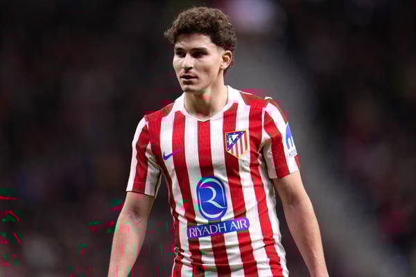 世界杯FIFA体育新闻：朱利安·阿尔瓦雷斯是巴塞罗那的目标。 /艾托·阿尔卡尔德·科洛默/盖蒂图片社