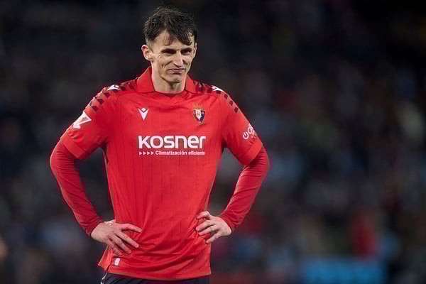 世界杯FIFA体育新闻：安特·布迪米尔本赛季在门前又一次表现出色。/ Jose Manuel Alvarez Rey/Getty Images