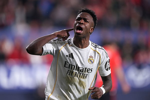 世界杯FIFA体育新闻:维尼修斯·儒尼奥尔是身穿白球衣的最危险球员。/ Cesar Ortiz/Soccrates/Getty Images