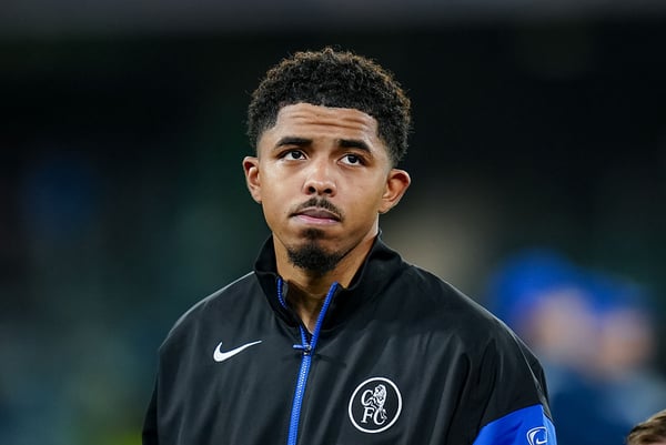 世界杯FIFA体育新闻：韦斯利·福法纳分享了他收到的一些冒犯性信息。/ Darren Walsh/切尔西足球俱乐部/Getty Images