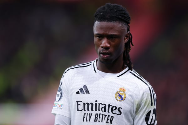 世界杯FIFA体育新闻:爱德华多·卡马文加与离开皇家马德里的传闻甚嚣尘上。/ James Gill/Danehouse/Getty Images