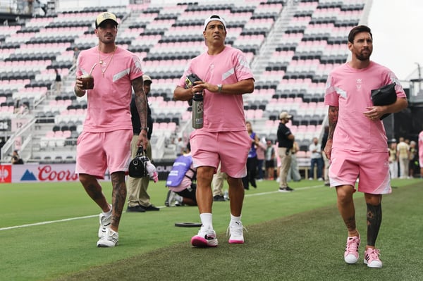 世界杯FIFA体育新闻：罗德里戈·德·保罗·路易斯·苏亚雷斯·莱昂内尔·梅西