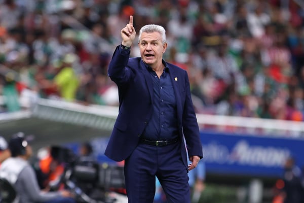 世界杯FIFA体育新闻：哈维尔·阿吉雷力促墨西哥国家队在二月份进行一场友谊赛。/ Simon Barber/Getty Images