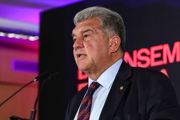 世界杯FIFA体育新闻：琼·拉波尔塔正遭受抨击。/ Javier Borrego/Europa Press/Getty Images