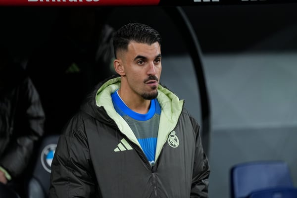 世界杯FIFA体育新闻：塞瓦略斯的受伤来得正是时候。/ Oscar J. Barroso/Europa Press/Getty Images