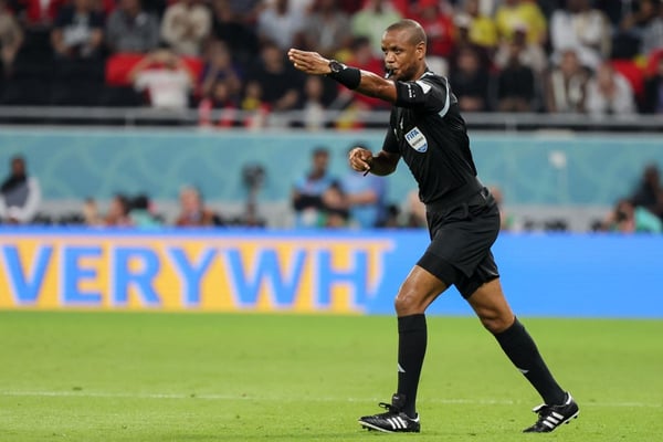 世界杯FIFA体育新闻：裁判将拥有更大的权力来限制拖延时间的行为。/ JACK GUEZ/AFP/Getty Images