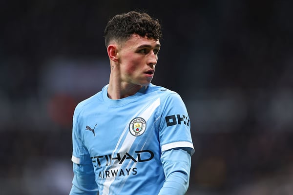 世界杯FIFA体育新闻：菲尔·福登最近几次都被排除在阵容之外。/ Robbie Jay Barratt/AMA/Getty Images