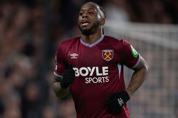 世界杯FIFA体育新闻:阿隆·万-比萨卡出色的抢断记录得益于他的速度。/ Visionhaus/Getty Images