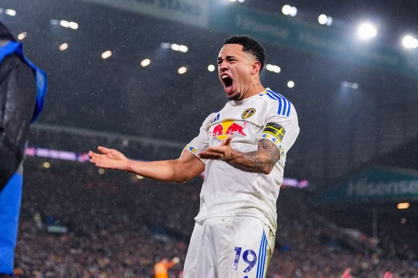 世界杯FIFA体育新闻:诺亚·奥卡福在约克郡过着惬意的生活。/ Malcolm Bryce/利兹联/Getty Images