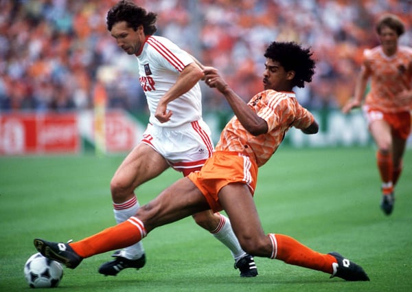 世界杯FIFA体育新闻:弗兰克·里杰卡尔德(右)是一位杰出的球员。/ IMAGO/Colorsport