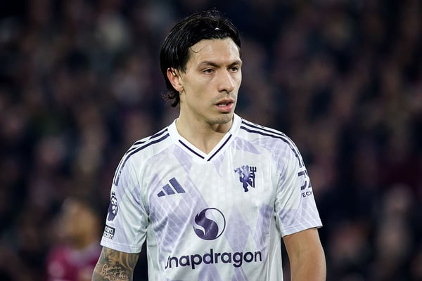 世界杯FIFA体育新闻:利桑德罗·马丁内斯错过了周一晚上对阵埃弗顿的比赛。 /佩德罗·波鲁/MB Media/Getty Images