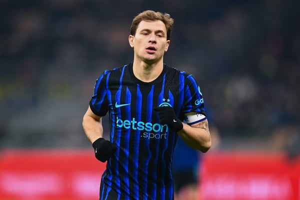 世界杯FIFA体育新闻：尼科洛·巴雷拉与曼联传出绯闻。/ Alberto Gandolfo/BSR Agency/Getty Images