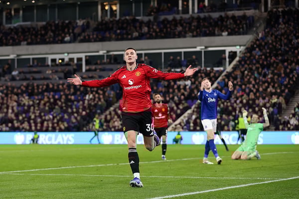 世界杯FIFA体育新闻：本杰明·谢什科替补出场表现出色。/ MB Media/Getty Images