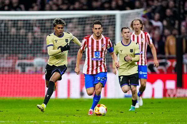 世界杯FIFA体育新闻:巴塞罗那和马德里竞技都将面临严峻的考验。/ Oscar J. Barroso/Europa Press/Getty Images