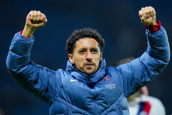 世界杯FIFA体育新闻：马基尼奥斯是巴黎圣日耳曼的偶像。 /弗朗哥·阿兰/盖蒂图片社