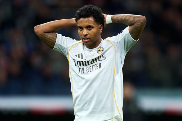 世界杯FIFA体育新闻：伤病可能影响了罗德里戈的转会机会。/ Diego Souto/Getty Images