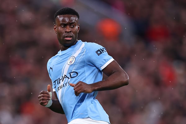 世界杯FIFA体育新闻：马克·盖伊很快适应了曼城的生活。/ Robbie Jay Barratt/AMA/Getty Images