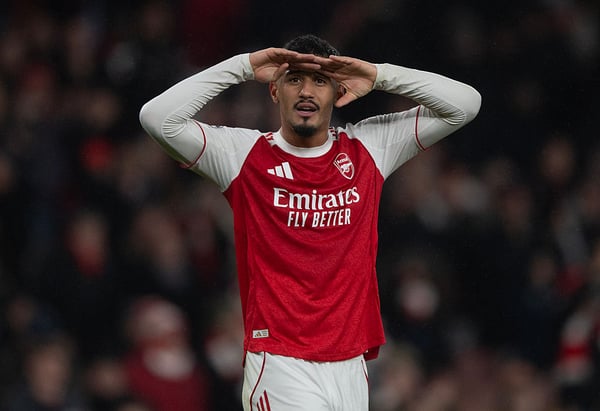 世界杯FIFA体育新闻：威廉·萨利巴是阿森纳的防守核心。/ Visionhaus/Getty Images