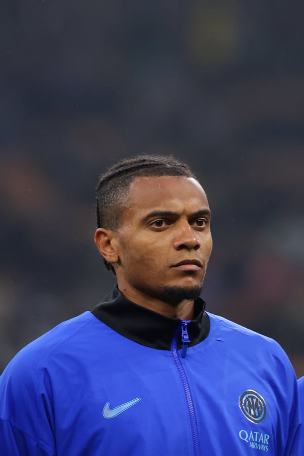 世界杯FIFA体育新闻：曼努埃尔·阿坎吉是一位多才多艺的艺术家。/ Francesco Scaccianoce/Getty Images