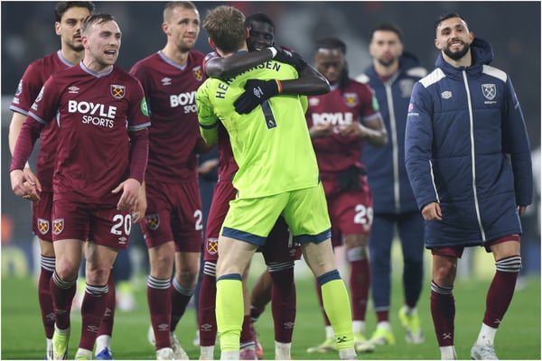 世界杯FIFA体育新闻：西汉姆联队在富勒姆取得了一场酣畅淋漓的大胜。/ Rob Newell/CameraSport/Getty Images