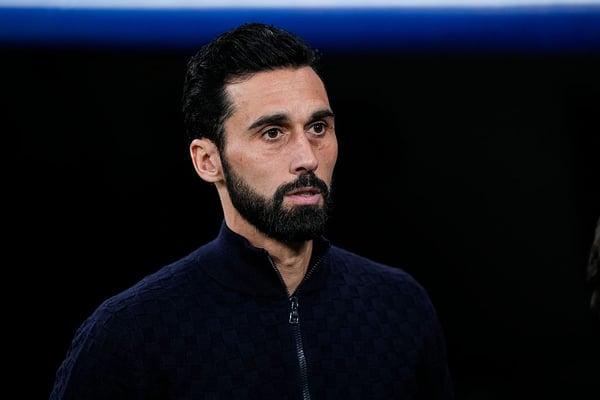 世界杯FIFA体育新闻：阿尔瓦罗·阿韦洛亚迫切需要一名中后卫。 /奥斯卡·J·巴罗佐/Europa Press/Getty Images