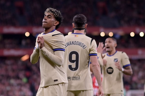 世界杯FIFA体育新闻：巴塞罗那近期的进攻几乎完全是亚马尔（前锋）的个人表演。/ Cesar Ortiz/Soccrates/Getty Images