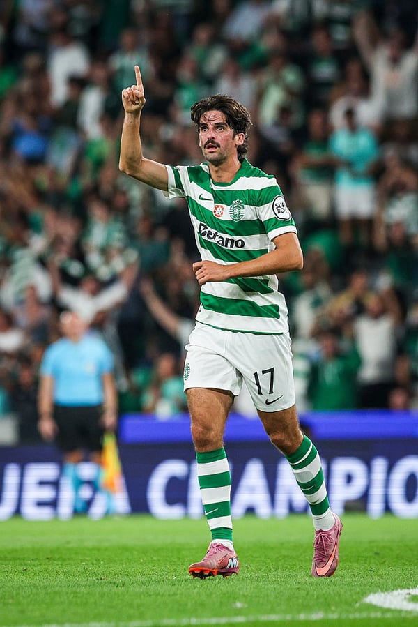 世界杯FIFA体育新闻:弗朗西斯科·特林康 (Francisco Trincão) 的风格非常独特。/ 卡洛斯·罗德里格斯/盖蒂图片社